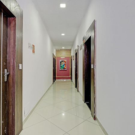 Oyo 11649 Hotel Mahima Gandhinagar Exterior foto