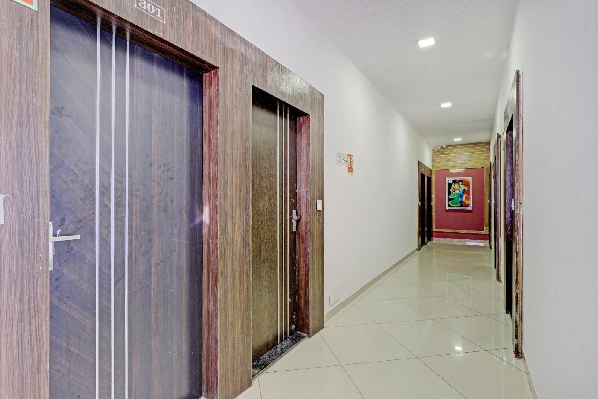 Oyo 11649 Hotel Mahima Gandhinagar Exterior foto