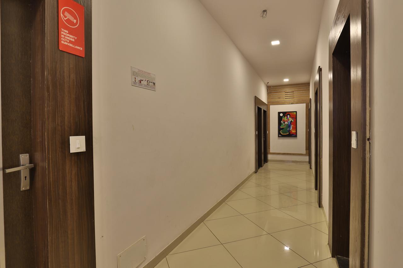 Oyo 11649 Hotel Mahima Gandhinagar Exterior foto